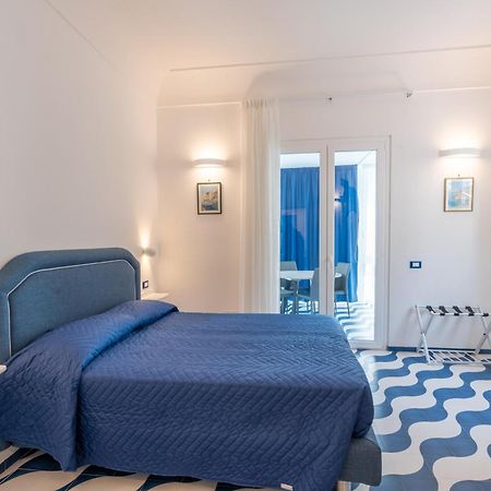 Elite Luxury Suites Minori Exterior foto