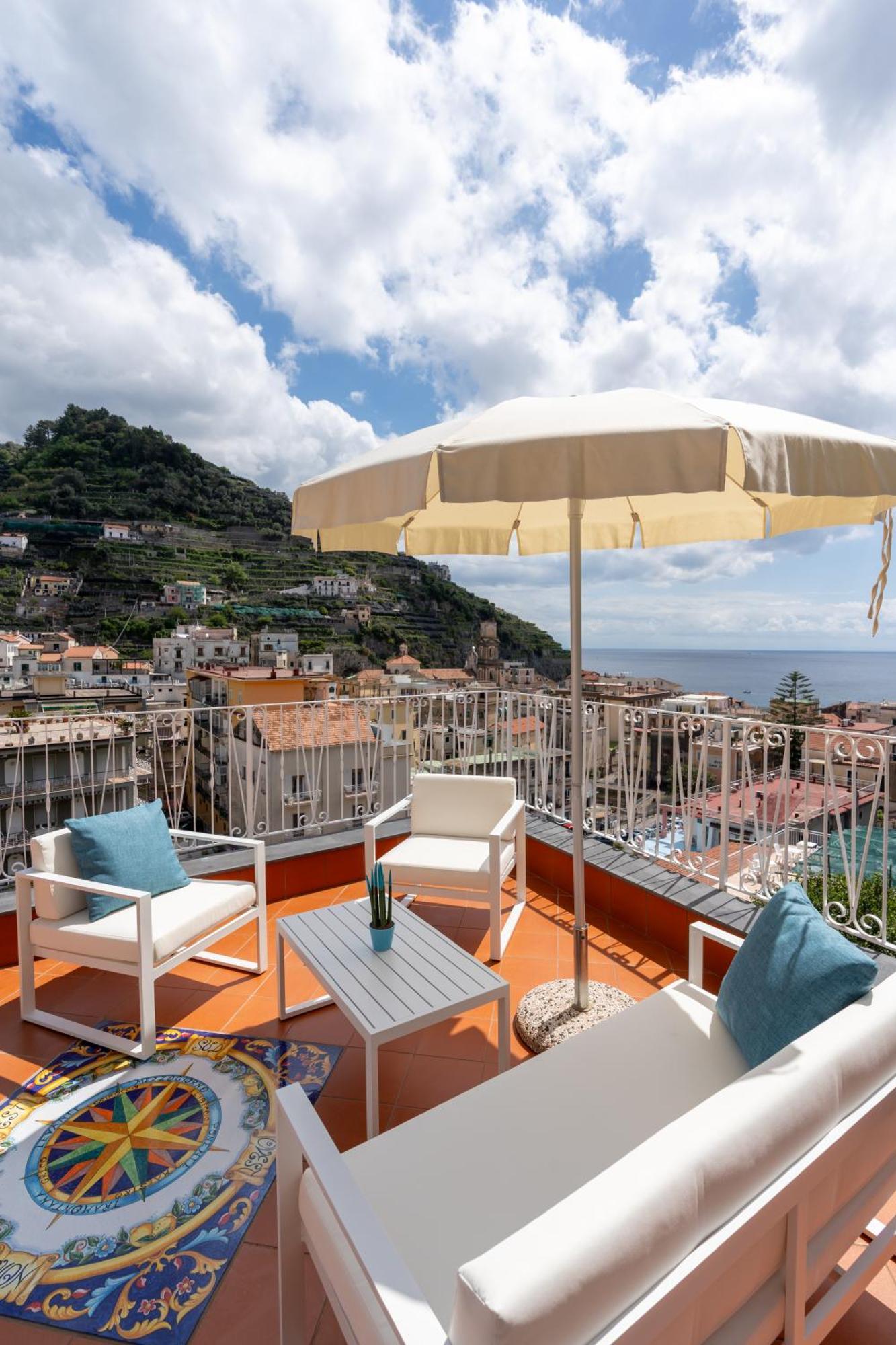 Elite Luxury Suites Minori Exterior foto